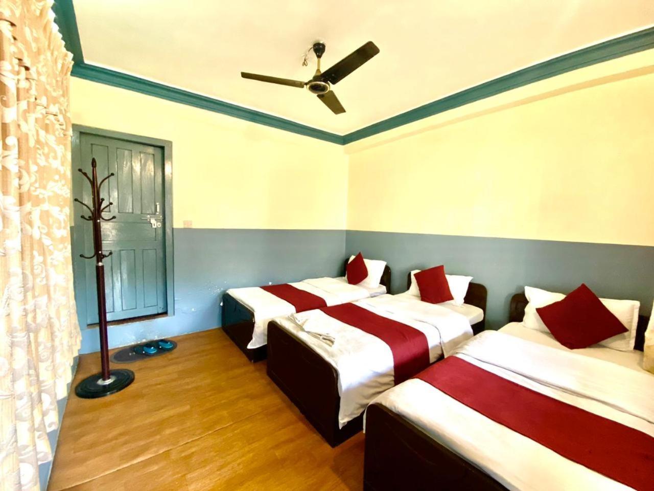 Hotel Piya Pvt Ltd โพคารา ภายนอก รูปภาพ