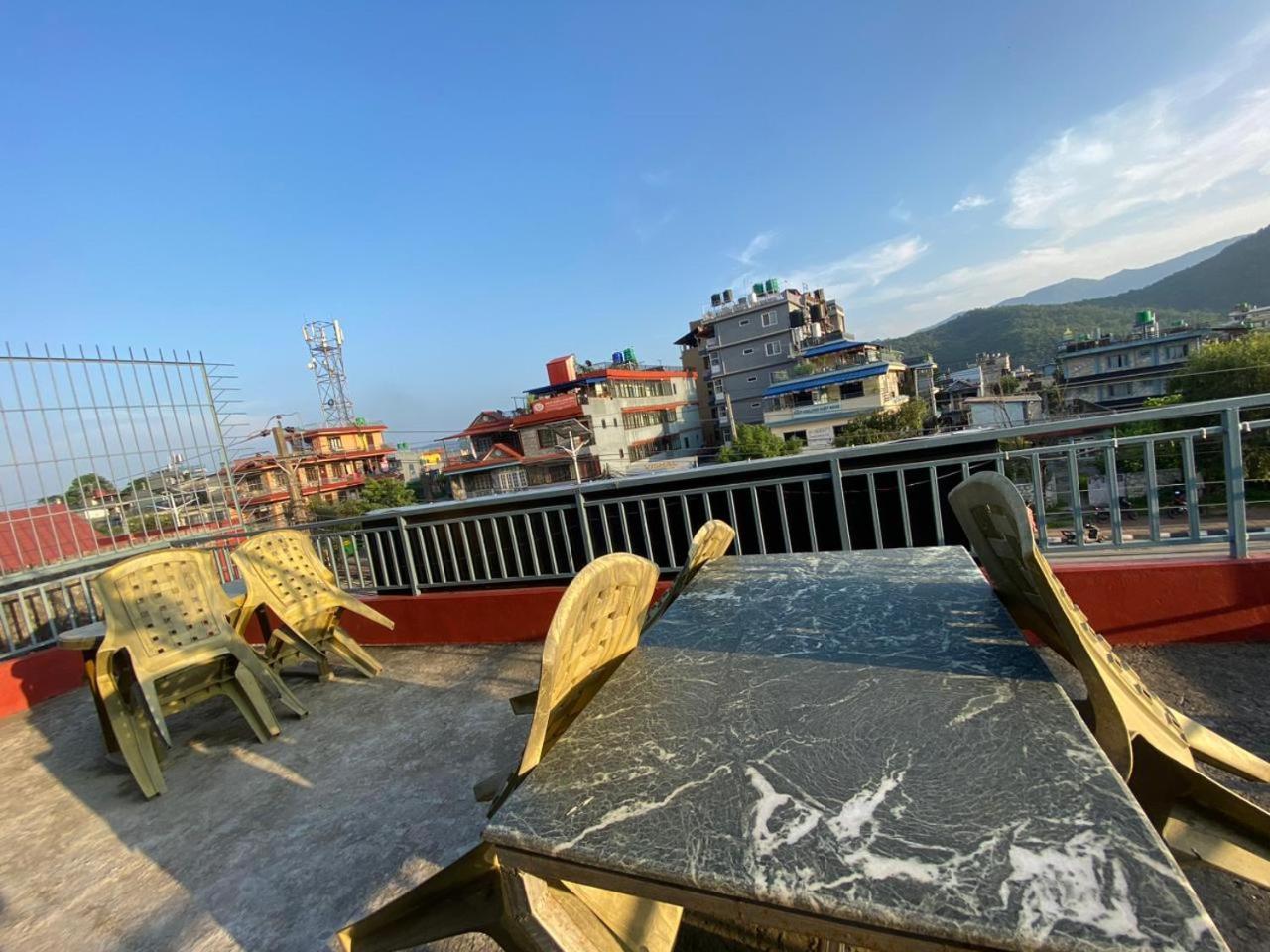 Hotel Piya Pvt Ltd โพคารา ภายนอก รูปภาพ