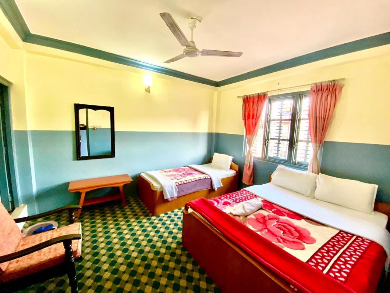 Hotel Piya Pvt Ltd โพคารา ภายนอก รูปภาพ